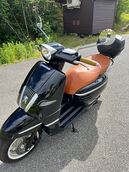 Peugeot Django 3 of 4