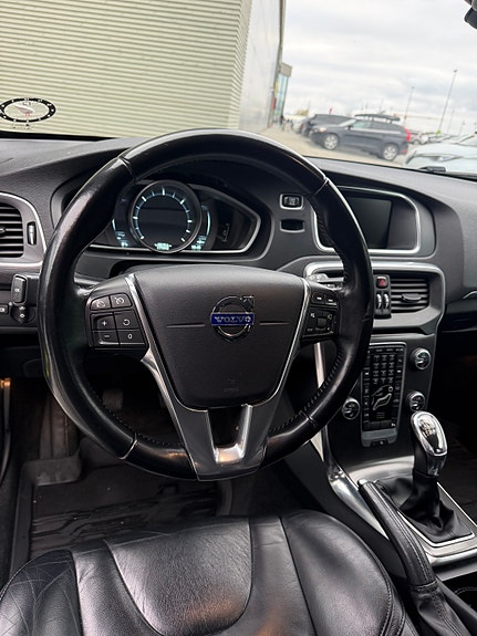 Volvo V40 4 of 5