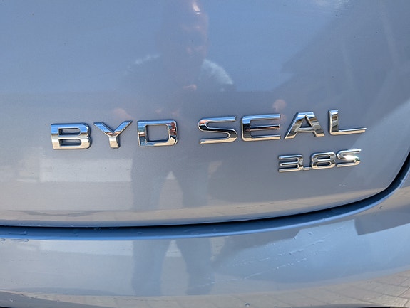BYD Seal 4 of 5
