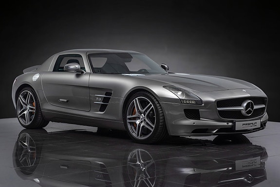 Mercedes-Benz SLS 2 of 5