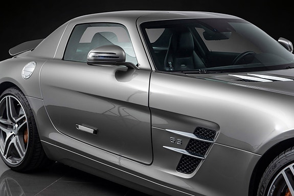 Mercedes-Benz SLS 3 of 5