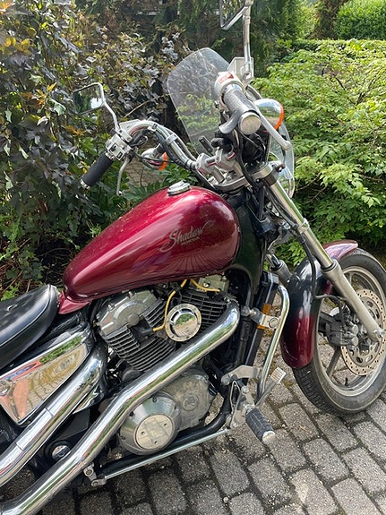 Honda SHADOW VT 1100 4 of 4