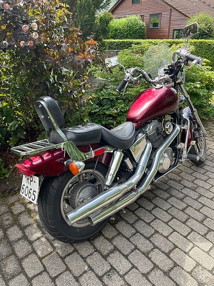 Honda SHADOW VT 1100 3 of 4