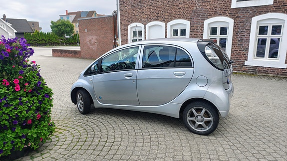 Mitsubishi i-Miev 5 of 14