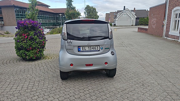 Mitsubishi i-Miev 4 of 14