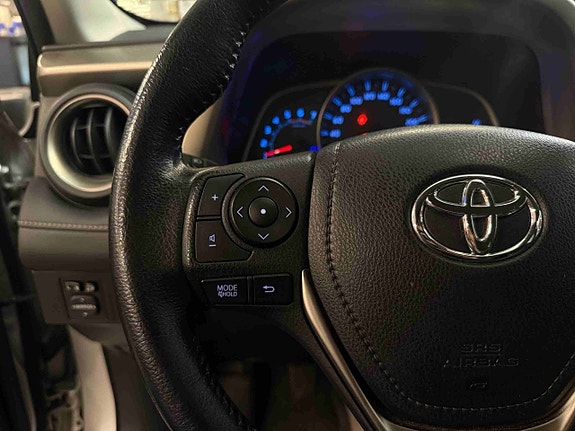 Toyota RAV4 12 of 19