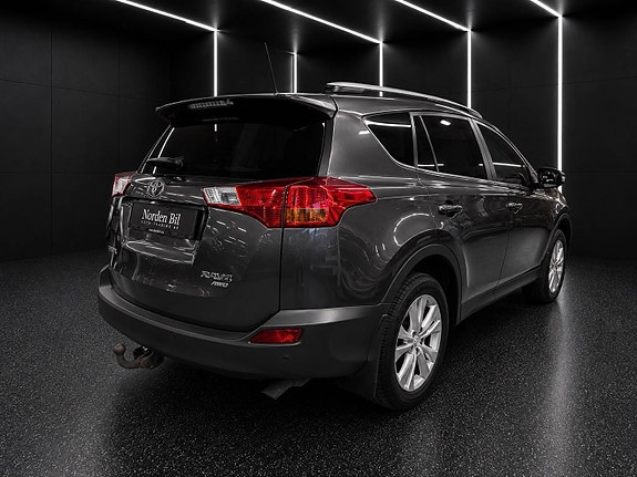 Toyota RAV4 3 of 19