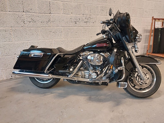 Harley-Davidson FLHT Electra Glide Standard 3 of 5