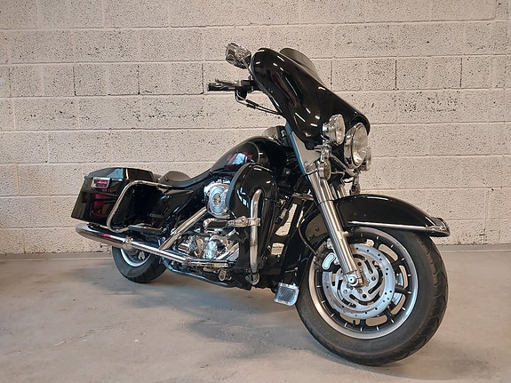 Harley-Davidson FLHT Electra Glide Standard 2 of 5
