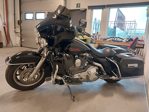 Harley-Davidson FLHT Electra Glide Standard 5 of 5