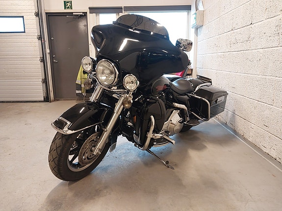 Harley-Davidson FLHT Electra Glide Standard 4 of 5