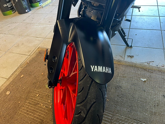 Yamaha MT-125 4 of 5