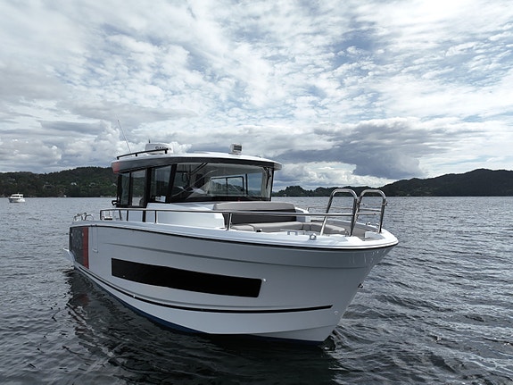 Jeanneau Merry Fisher 895 Sport 2022-modell - Velutstyrt og klar for sesongen 3 of 5