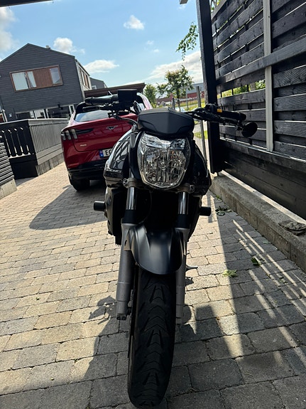 Suzuki GSR 600 4 of 5