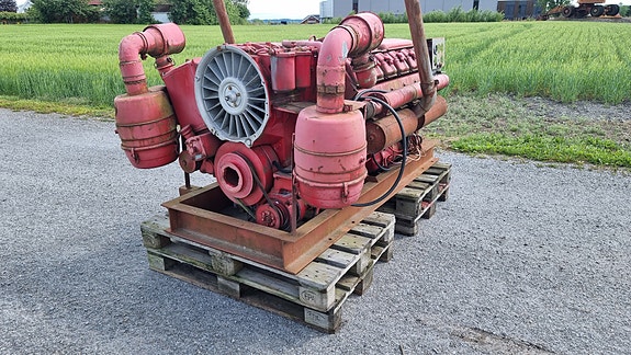 Motor V12 Deutz diesel 4 of 4