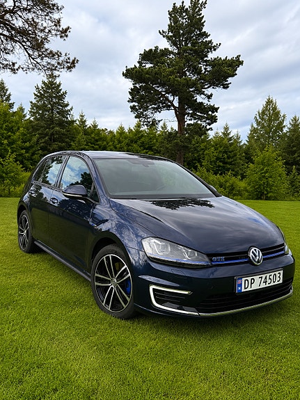 Volkswagen Golf VII 2 of 5