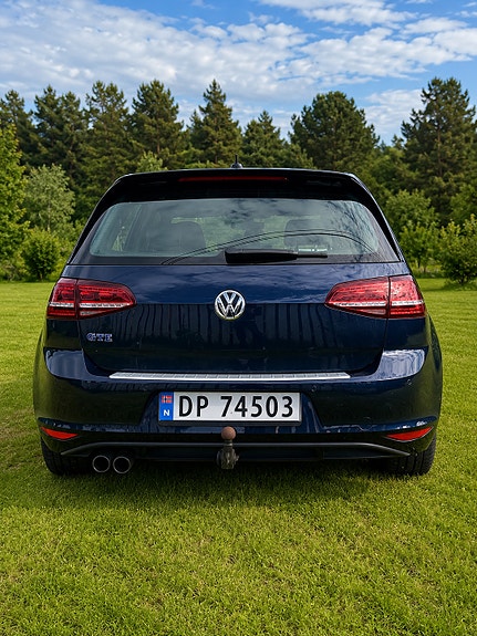 Volkswagen Golf VII 5 of 5