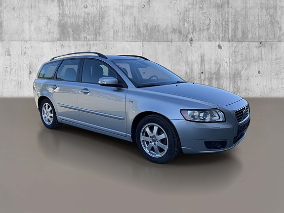 Volvo V50 3 of 21