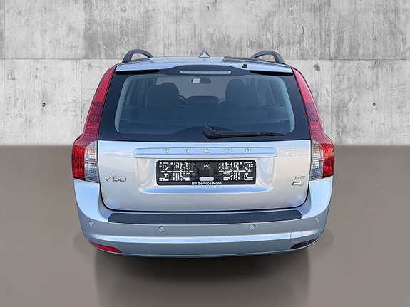 Volvo V50 4 of 21