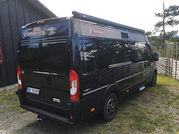 Challenger V217 Premium/9 tr.Aut./Solcelle/Diesel varmer/Litium/Hengerfeste/Luft dempere/+++/Mulig Innbytte 4 of 5