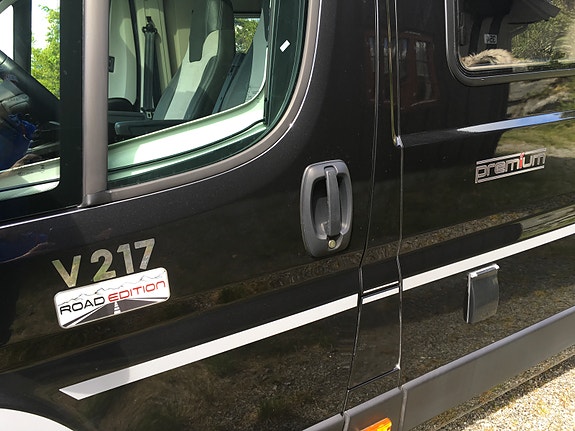 Challenger V217 Premium/9 tr.Aut./Solcelle/Diesel varmer/Litium/Hengerfeste/Luft dempere/+++/Mulig Innbytte 3 of 5