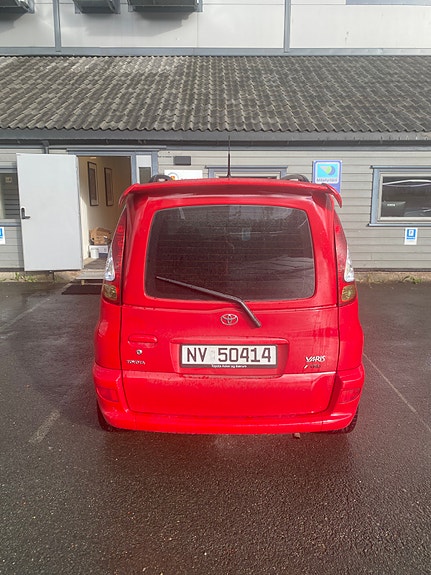 Toyota Yaris Verso 5 of 5