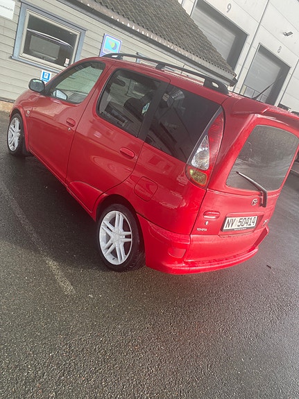 Toyota Yaris Verso 3 of 5