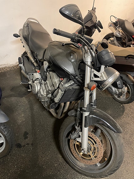 Honda CB 900 HORNET 2 of 2