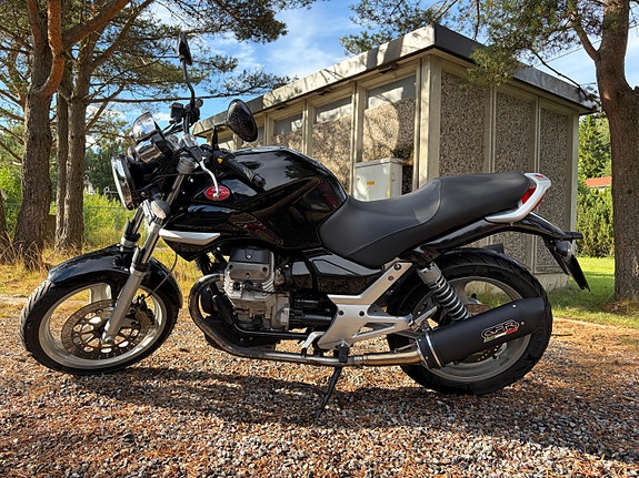 Moto Guzzi Breva 750 2 of 5