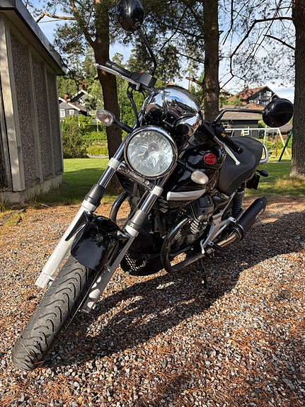 Moto Guzzi Breva 750 3 of 5