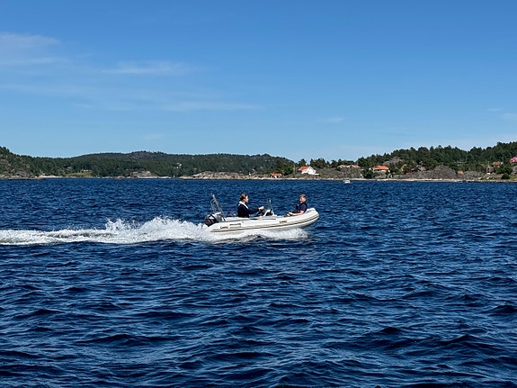 Smart Rib 11 fot med 15 hk med henger 2 of 5