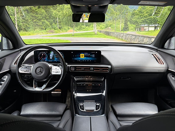 Mercedes-Benz EQC400 2 of 5