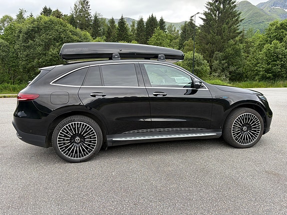 Mercedes-Benz EQC400 3 of 5