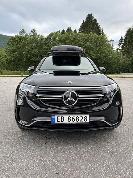 Mercedes-Benz EQC400 4 of 5