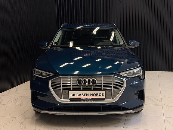 Audi e-tron 2 of 5