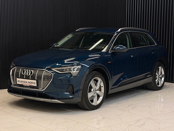 Audi e-tron 4 of 5