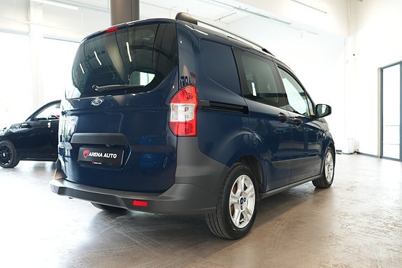 Ford Transit Courier 5 of 5