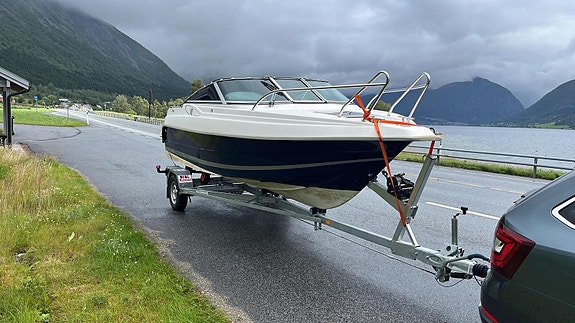 Uttern D55 med henger 2 of 5