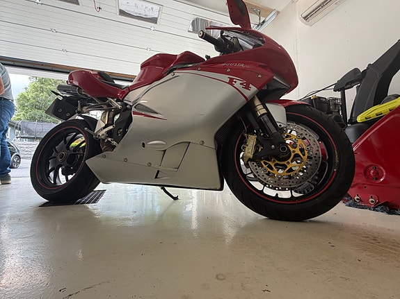 MV Agusta F4 1000 4 of 5