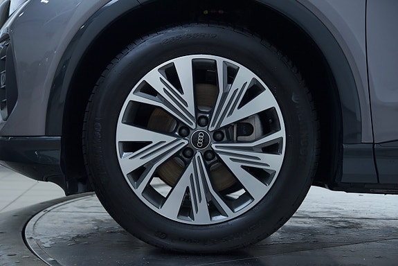 Audi Q4 e-tron 10 of 26