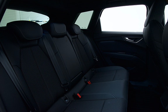 Audi Q4 e-tron 23 of 26