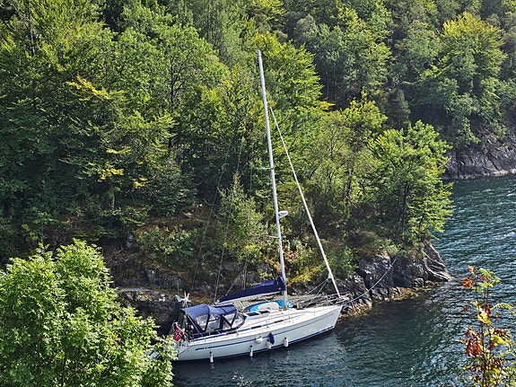 Bavaria 37 – Svært godt utstyrt familiecruiser – Mye båt for pengene! 2 of 5
