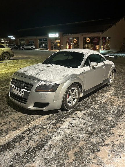 Audi TT 3 of 5