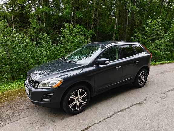 Volvo XC60 3 of 25