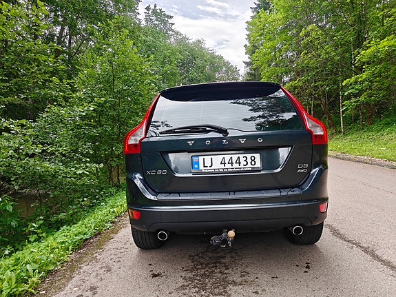 Volvo XC60 8 of 25