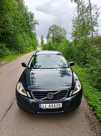 Volvo XC60 17 of 25