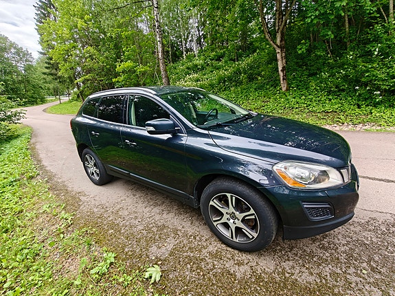 Volvo XC60 11 of 25