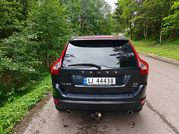 Volvo XC60 10 of 25
