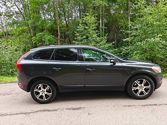Volvo XC60 4 of 25