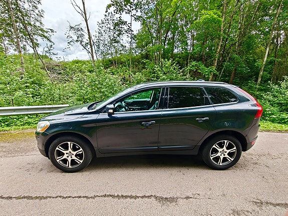 Volvo XC60 13 of 25